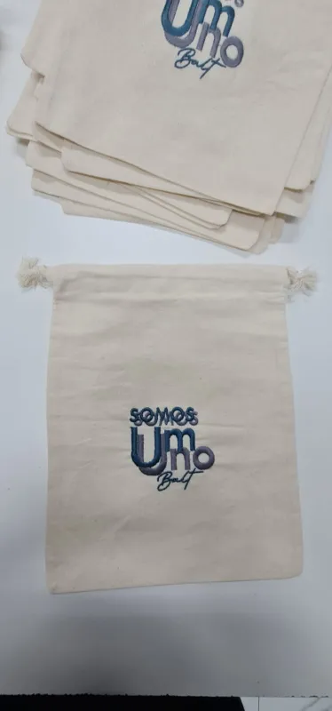 Saco de algodão cru personalizado com logo bordada Somos Uno Balt